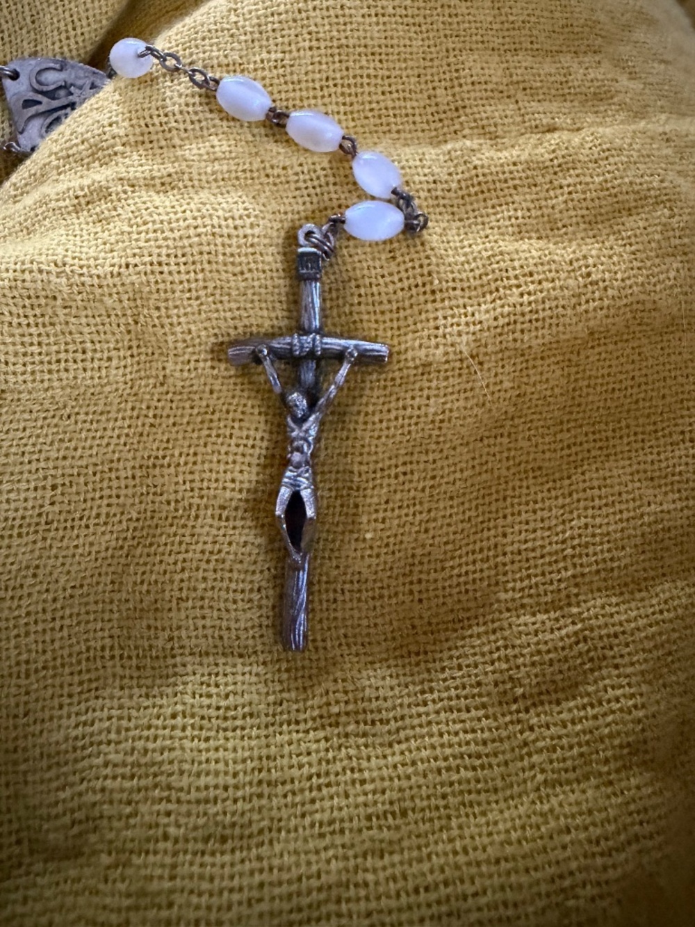 VTG MOP Rosary w Papal Crucifix & Multiple Miracle Basilica Medals ROME Blessed